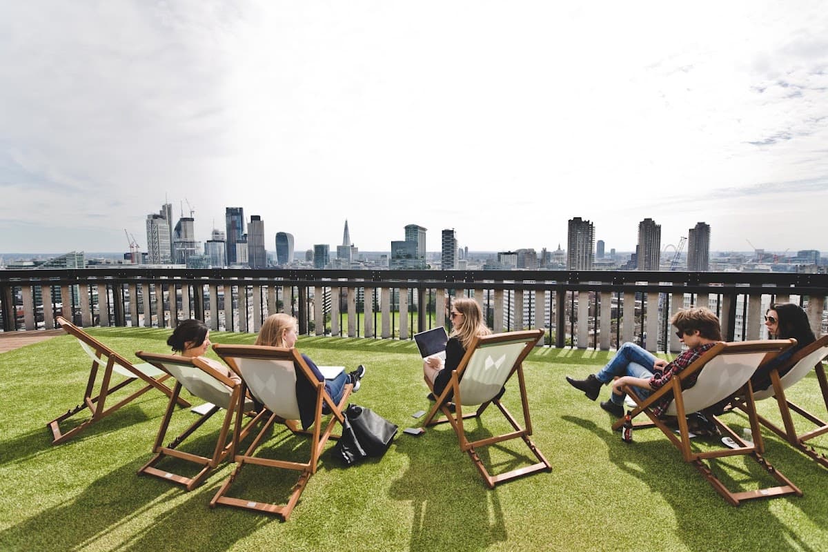 Fora - White Collar Factory