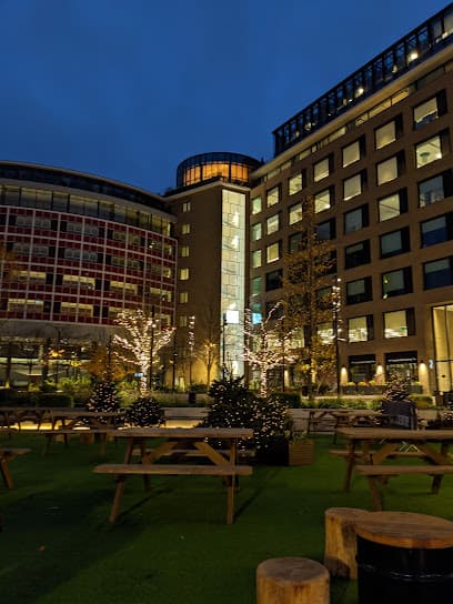 Huckletree White City